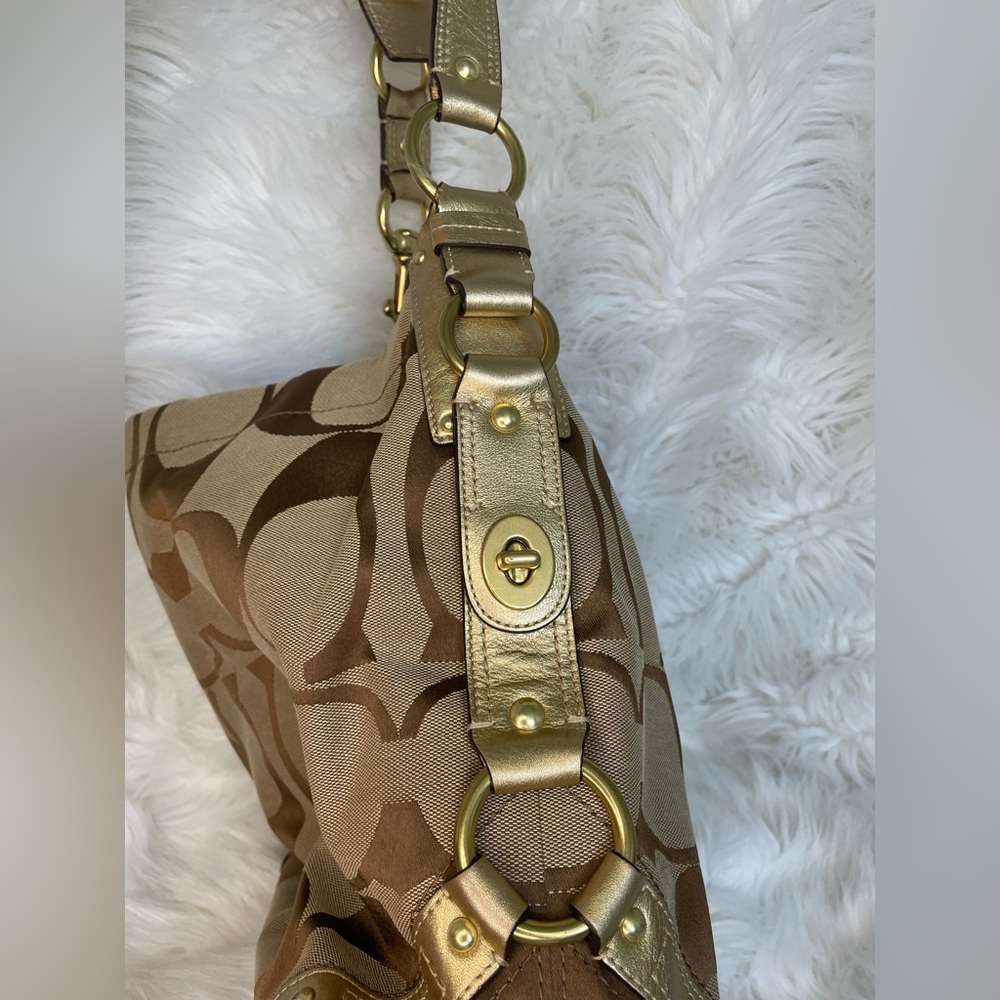 Gold Coach hobo shoulder bag - Picture 5 of 10
